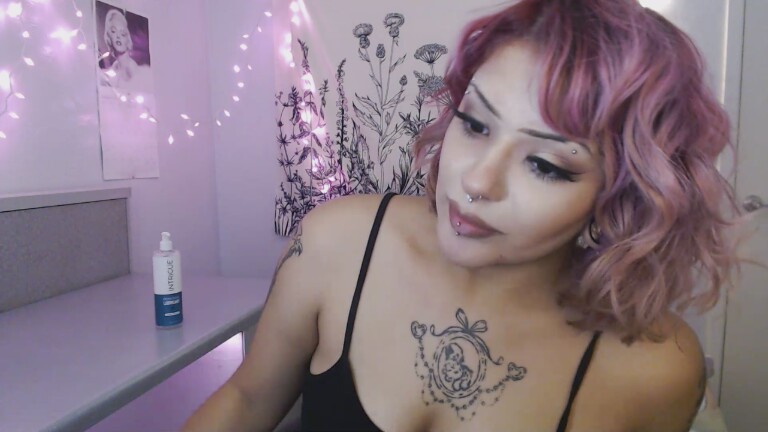 BambiBabyXO's Streamate show and profile