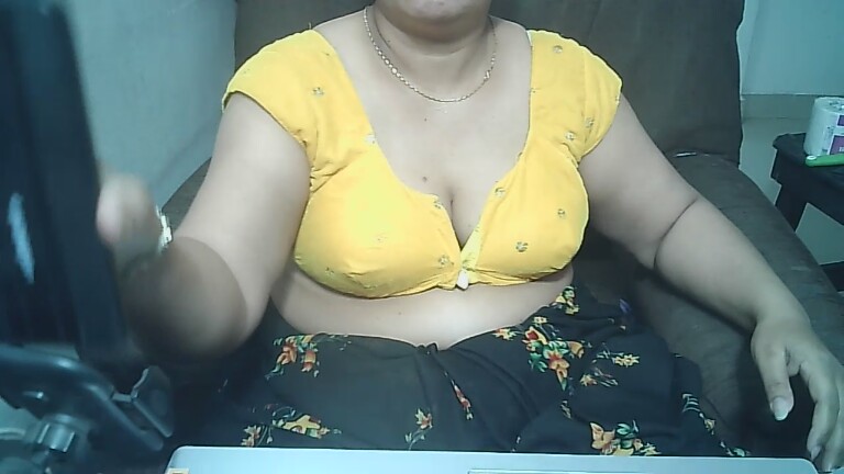 PriyankaBhinde's Streamate show and profile