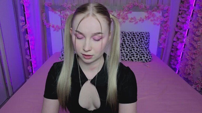 Lily_Flower69's Streamate show and profile