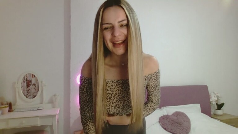 EMYILIA's Streamate show and profile