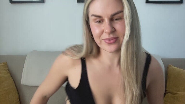 ClaraXVale's Streamate show and profile