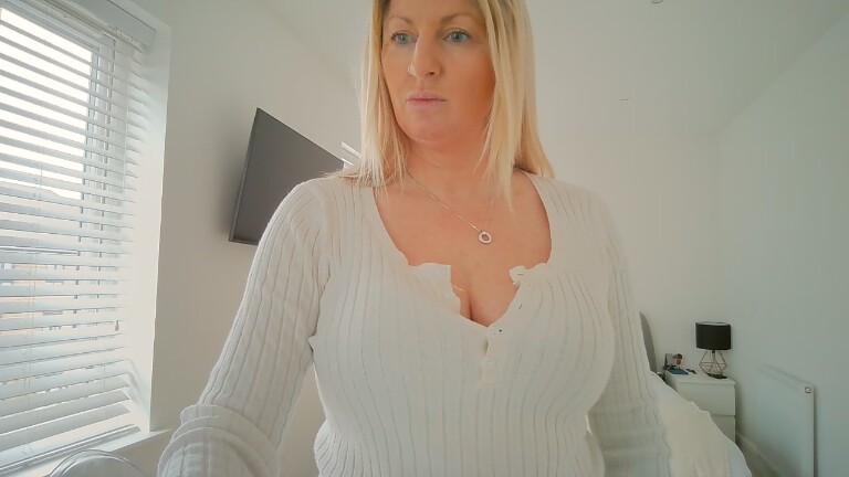 TallulahRoseX's Streamate show and profile