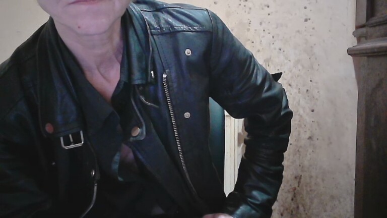 yougeny's Streamate show and profile