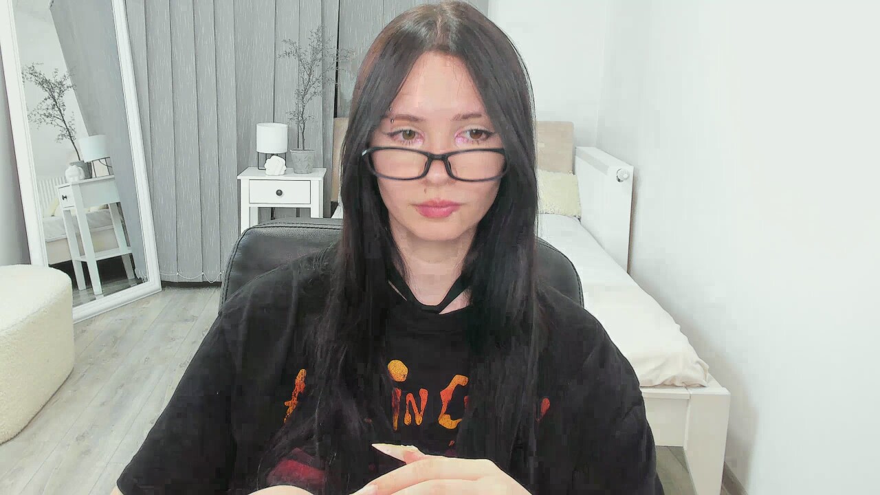 Crelly Live Porn Model Profile